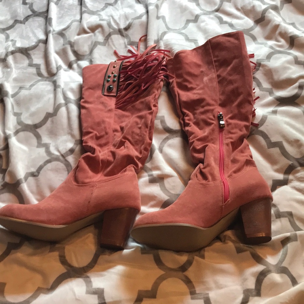 Pink Fringe Bling Boots with Chunky Heel and Slouchy Design NWOT size 6